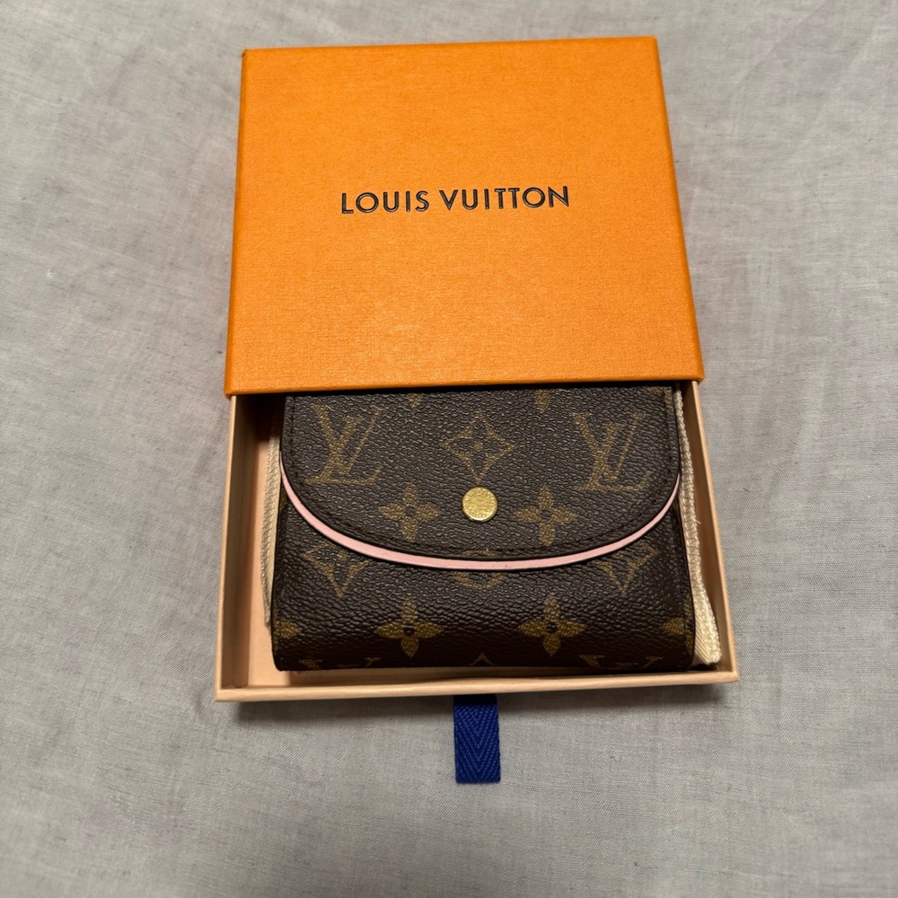 Louis Vuitton Ariane Monogram Wallet in Brown and Ballerine Pink